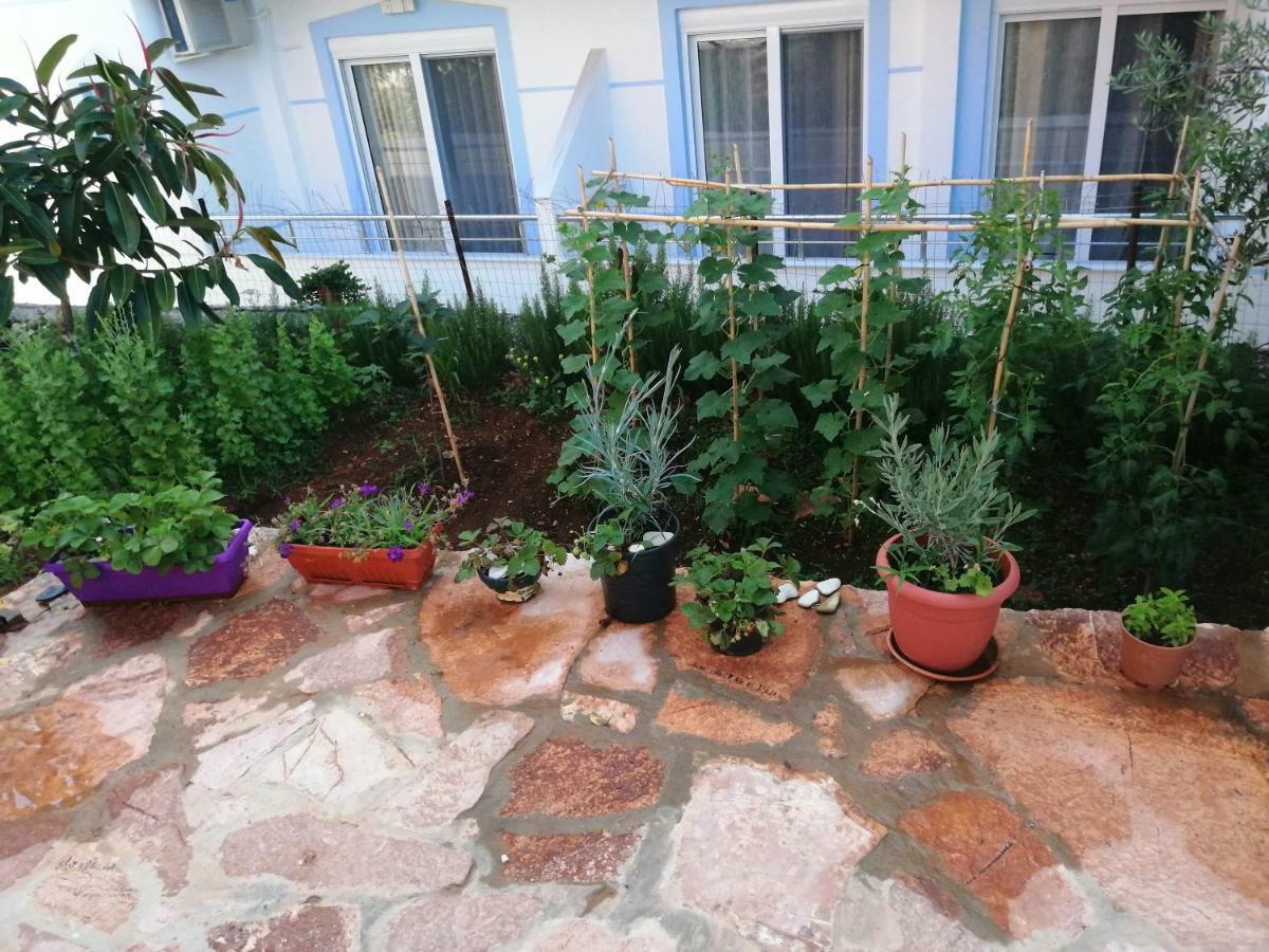 Helen's House * Ksamil
