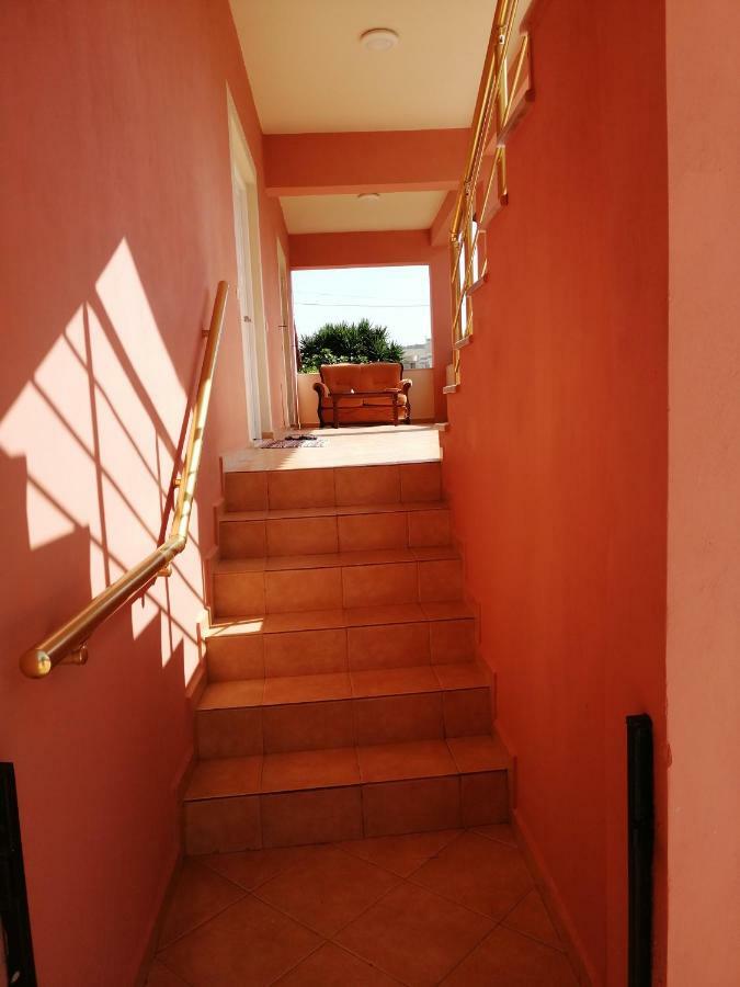 Helen's House * Ксамил